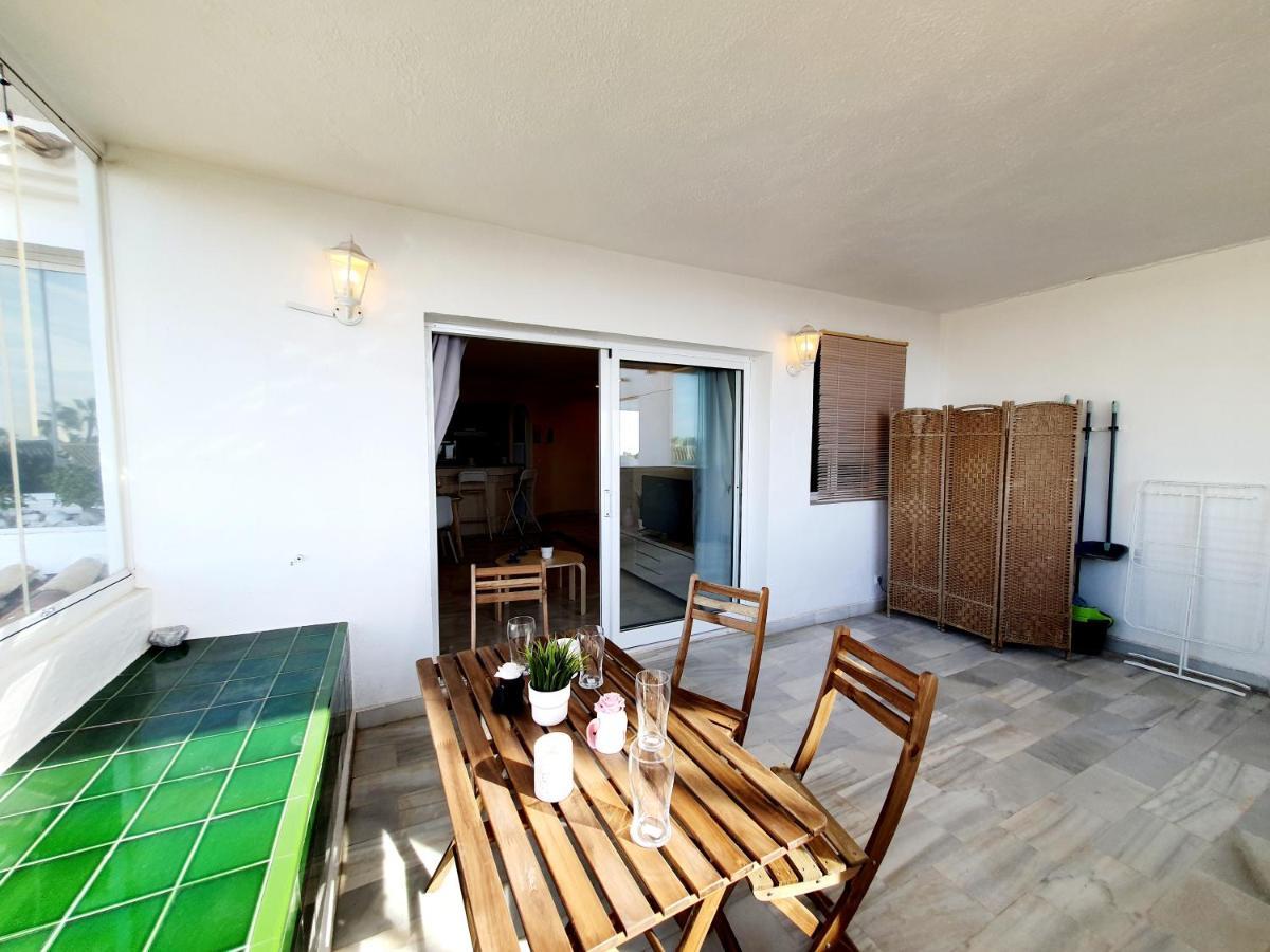 Cozy Apartment On The Beach Sitio de Calahonda Exterior photo
