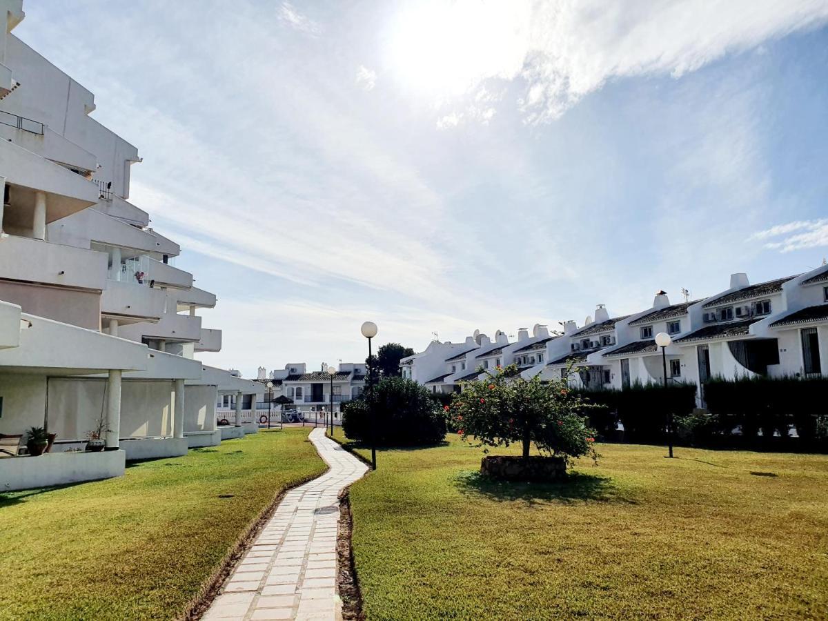 Cozy Apartment On The Beach Sitio de Calahonda Exterior photo