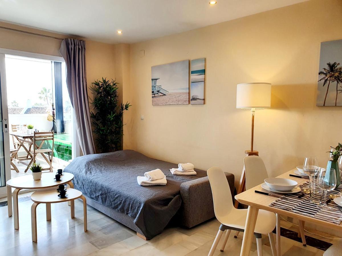 Cozy Apartment On The Beach Sitio de Calahonda Exterior photo